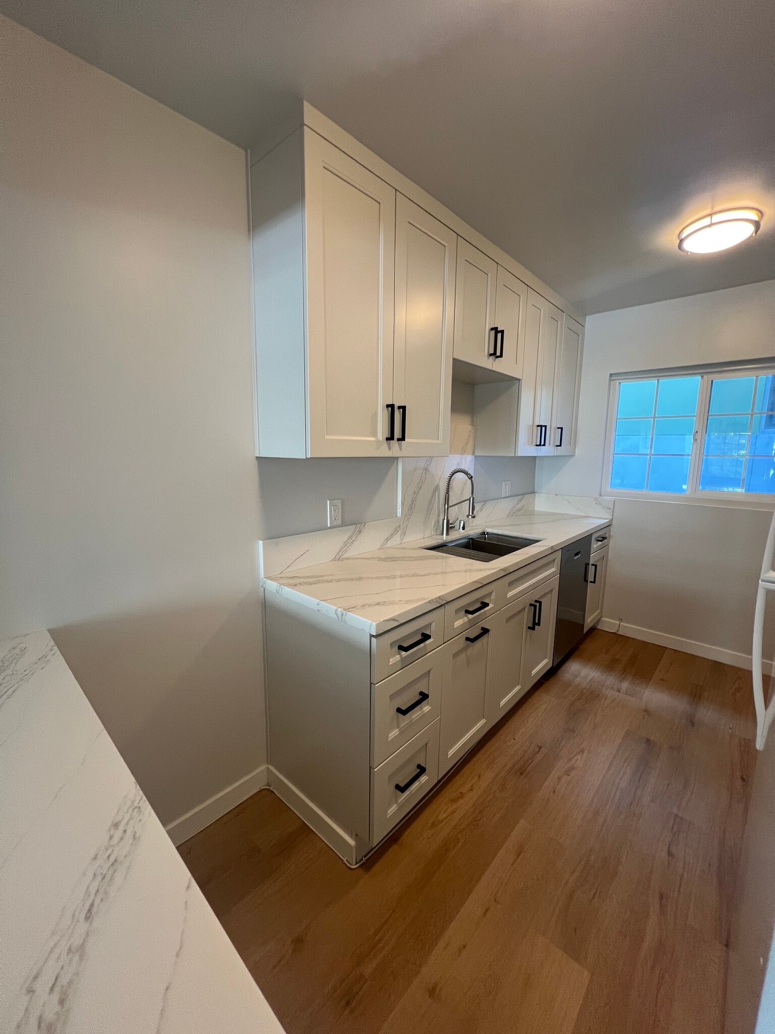 Building Photo - 2859 Leeward Ave