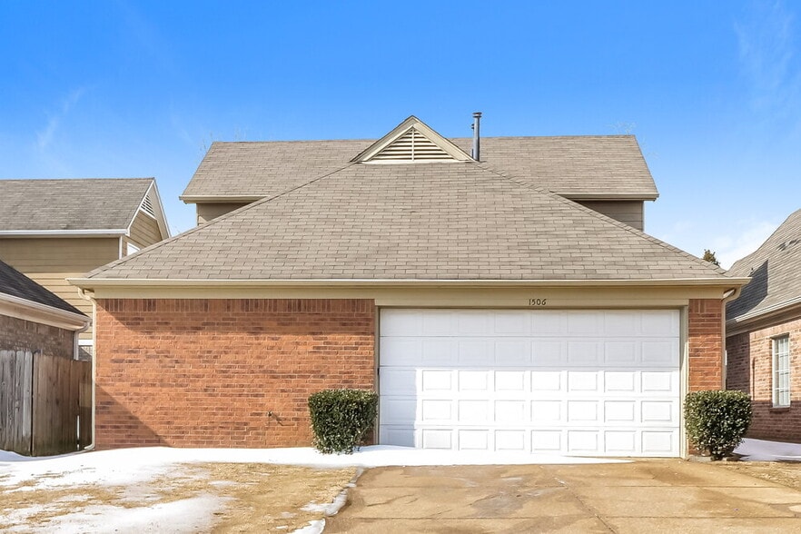 Building Photo - 1506 Lawson Dr