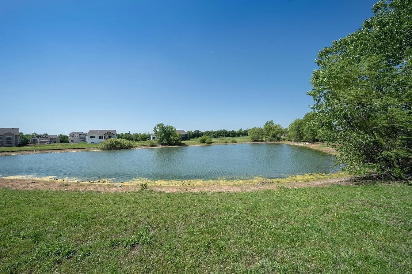 Building Photo - 14011 E Watson St