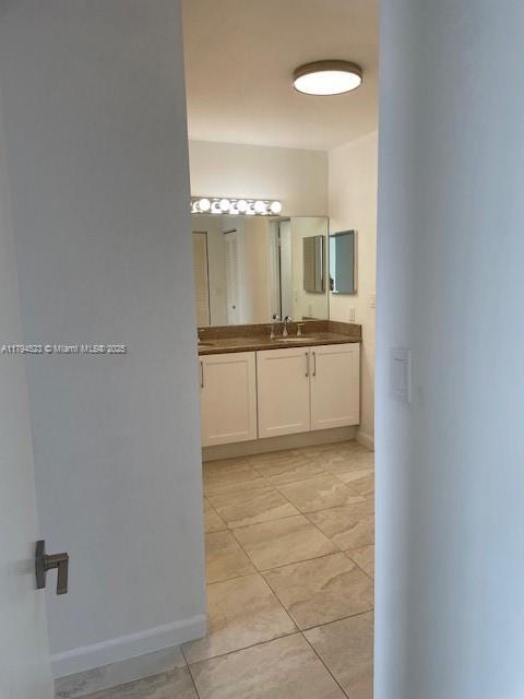 Building Photo - 20515 E Country Club Dr