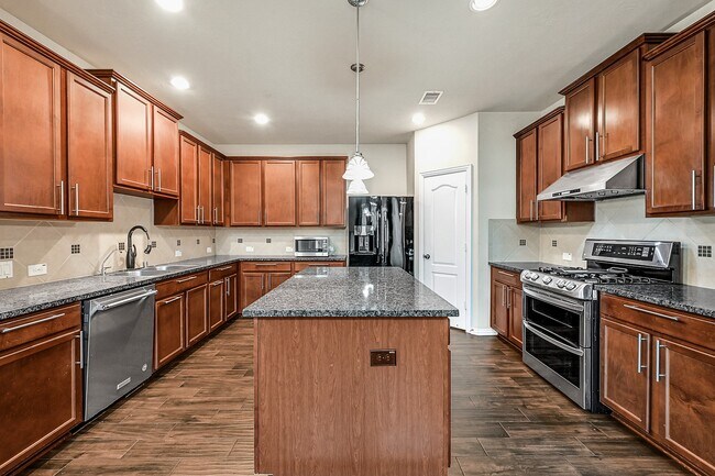 Building Photo - 2414 Snowy Egret Drive