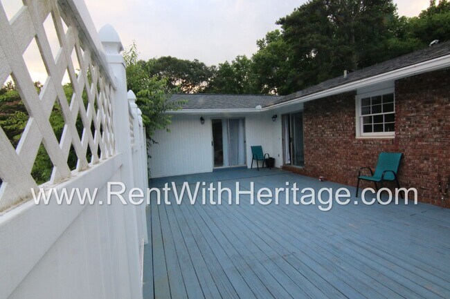 Building Photo - Charming Newly Renovated 3bd/ 2ba/ Gorgeou...