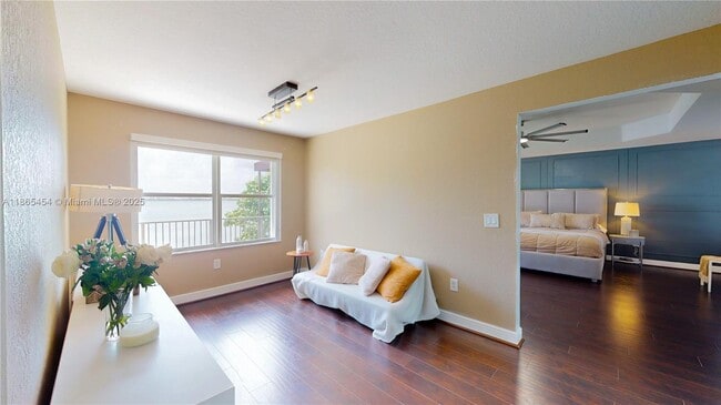 Building Photo - 5092 SW 173rd Ave