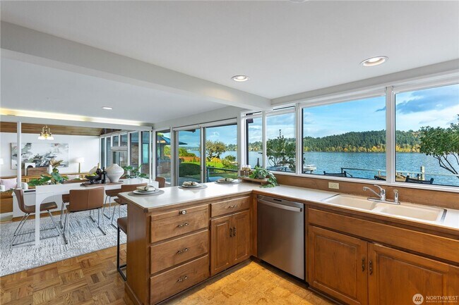 Building Photo - 4Bd/1.75Ba Seattle House