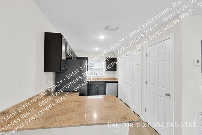 Building Photo - 15 Laurel Pass