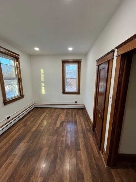 Building Photo - 44 Cedar Ave