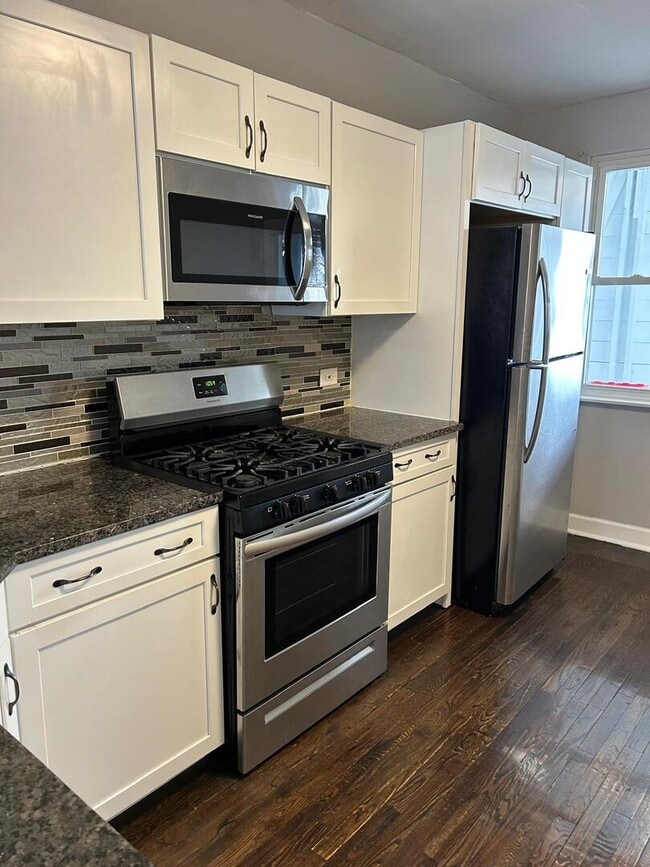 Building Photo - 4819 W George St