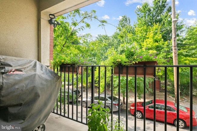 Building Photo - 1001 N 3rd St