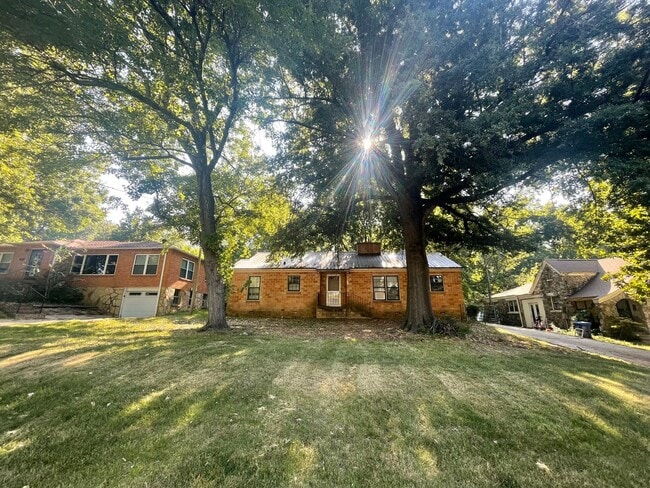 Primary Photo - 1432 Madison St