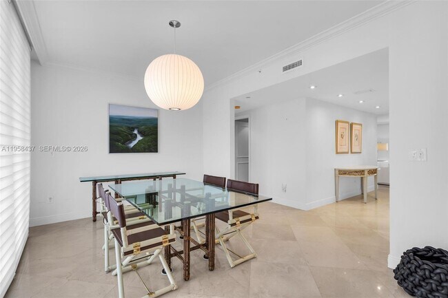 Building Photo - 785 Crandon Blvd