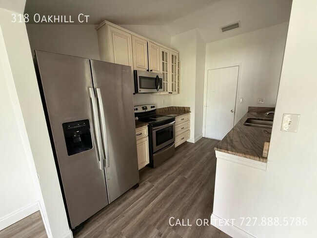 Building Photo - 318 Oakhill Ct