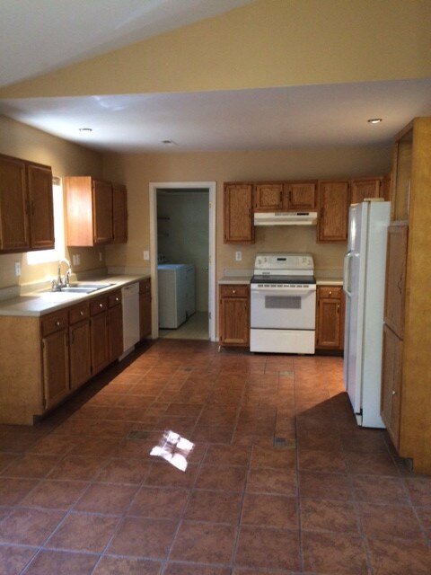 Building Photo - 55 Gardenia Rd