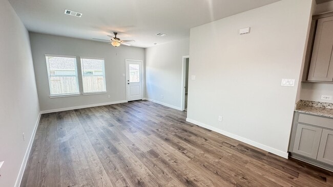 Building Photo - Brand new! Modern 3-Bedroom with Open-Conc...