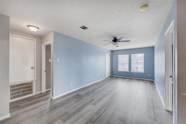 Building Photo - 2514 Byfield Dr