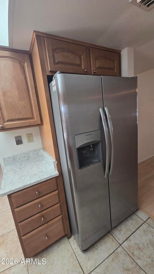 Building Photo - 9839 W Cedar Dr