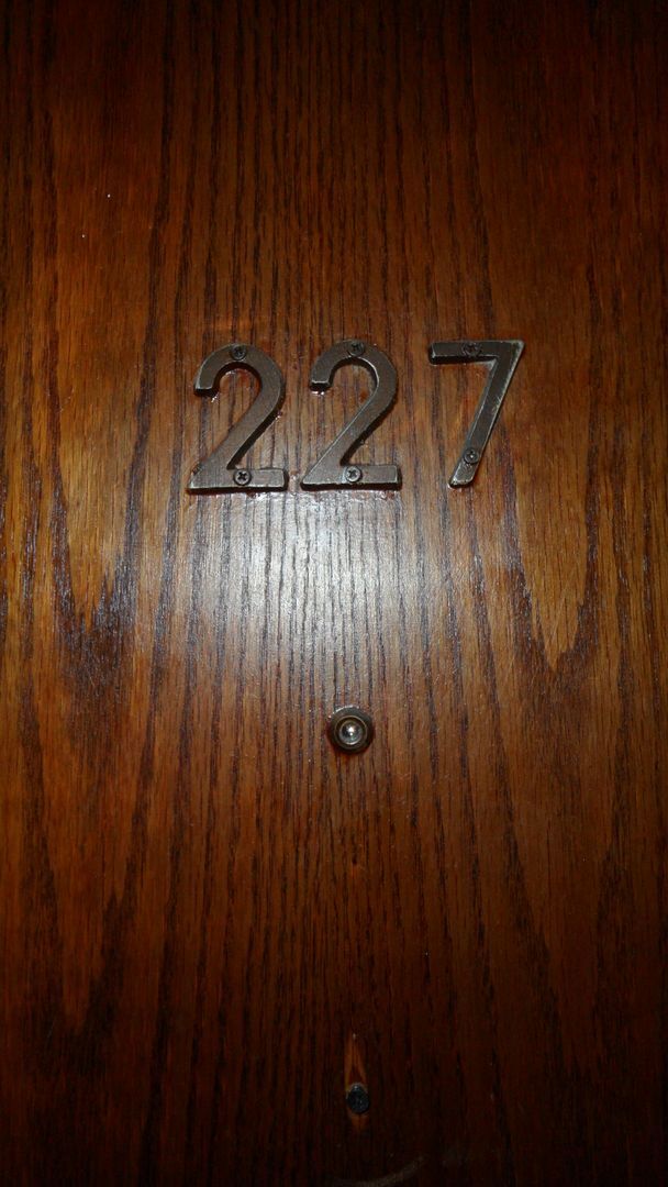 Building Photo - 55+ Senior Living Upgraded 1 BR 1 BA Gated...