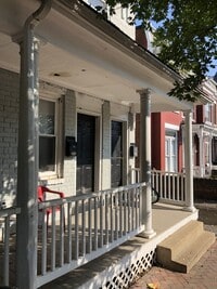 Building Photo - 14 S Plum St
