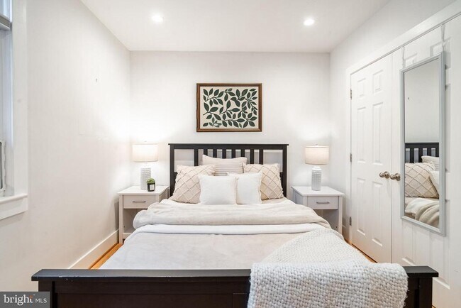 Building Photo - 4004 Beecher St NW