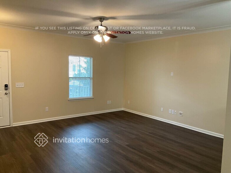 Building Photo - 8130 Dumphries Dr