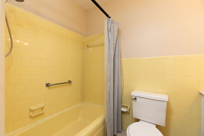 Building Photo - Call Sabrina Thomas at 757-767-0767 for more information