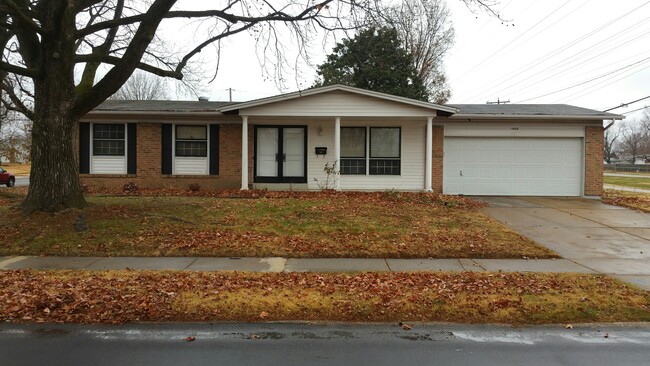 Primary Photo - 1605 Loveland Dr