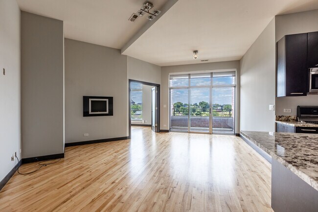 Building Photo - 2348 N Lister Ave
