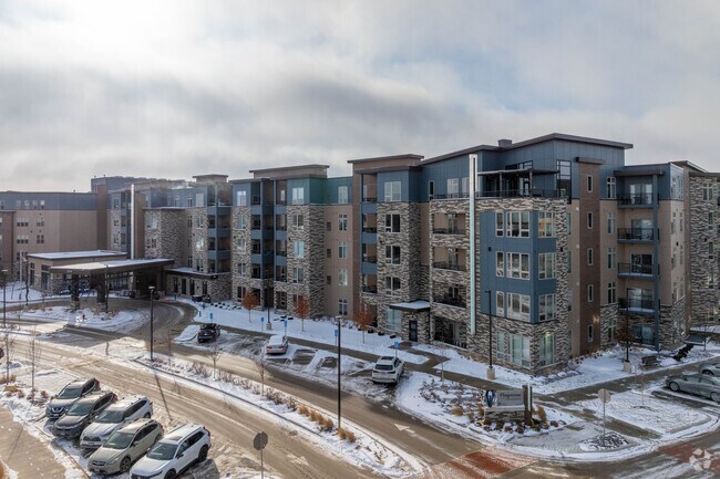 Building Photo - Flagstone