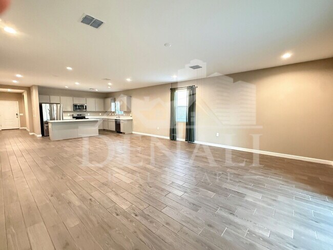Building Photo - 1053 E Horro Rd