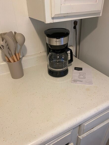 Building Photo - 589 E Losey St