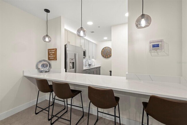 Building Photo - 1010 Central Ave N