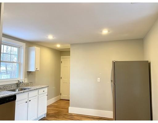 Building Photo - 83 Laurel Ave