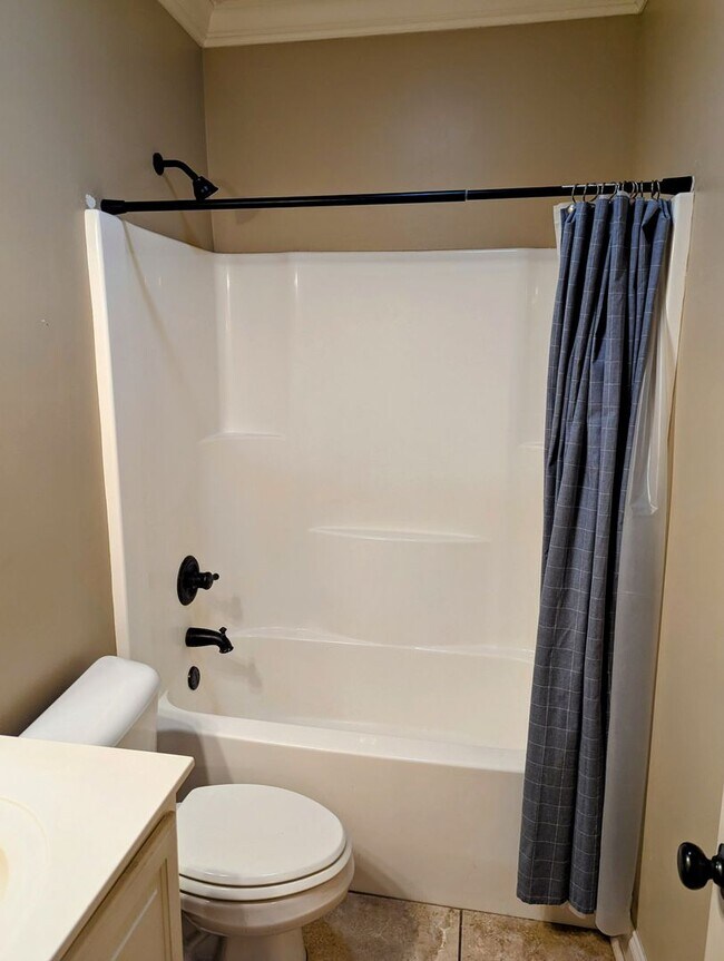 Building Photo - Home for You in Fairground Place!