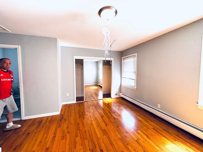Building Photo - 339 70th St