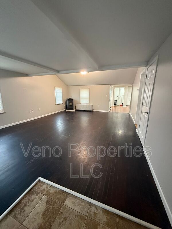 Building Photo - 5 Lansing Rd