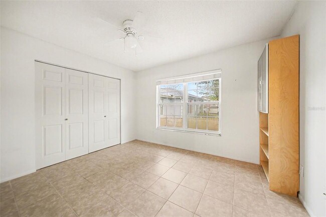 Building Photo - 5033 Loyola Ln