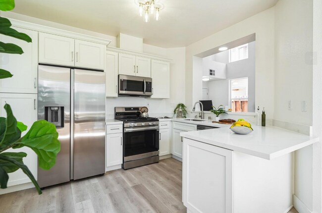 Building Photo - Stunning 3 Bed, 2.5 Bath in Antioch