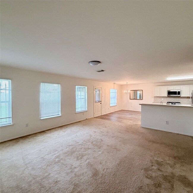 Building Photo - 15627 Haleys Landing Ln