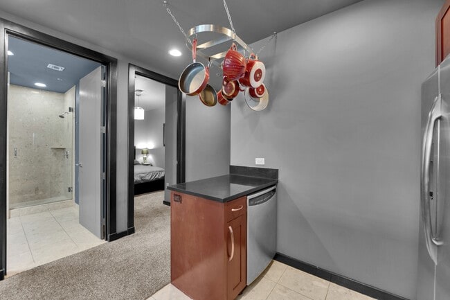 Building Photo - 4575 Dean Martin Dr
