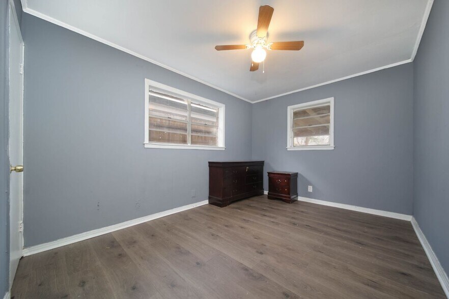 Building Photo - 2310 Kabee St