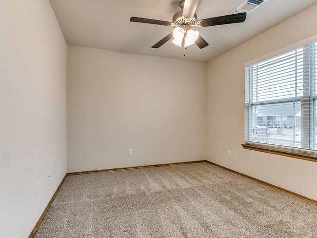 Building Photo - 3421 Pagoda Pead Dr