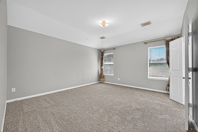 Building Photo - 2111 Castle Gardens Ln