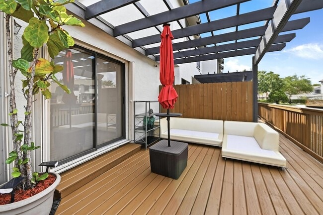 Building Photo - 1012 Landings Blvd