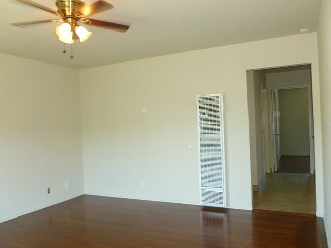 Building Photo - 437 Central Ct