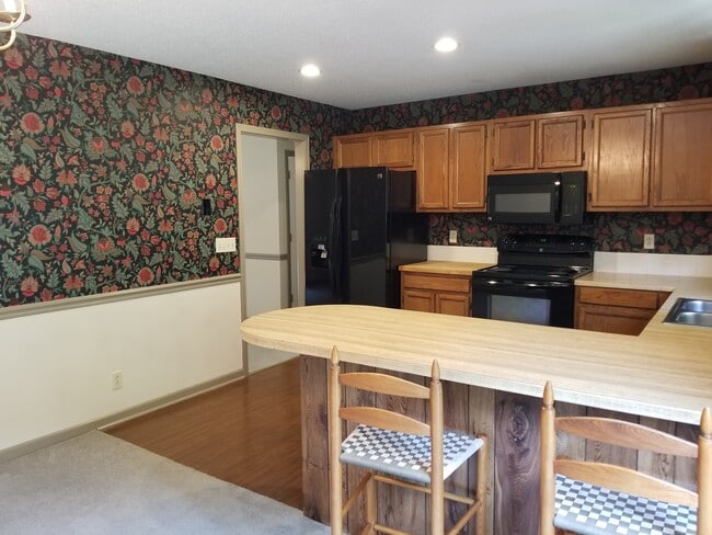 Building Photo - 740 Big Tree Dr