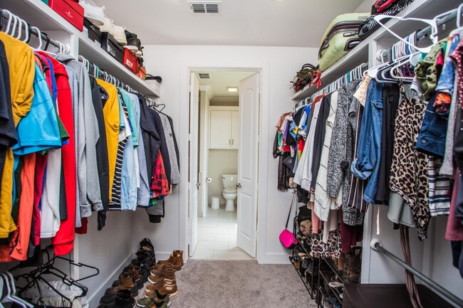 Building Photo - 23 Wilshire Blvd