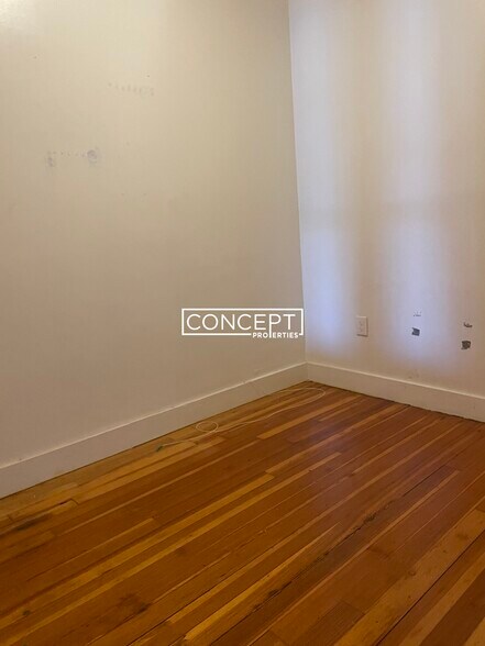 Building Photo - 369A Centre St