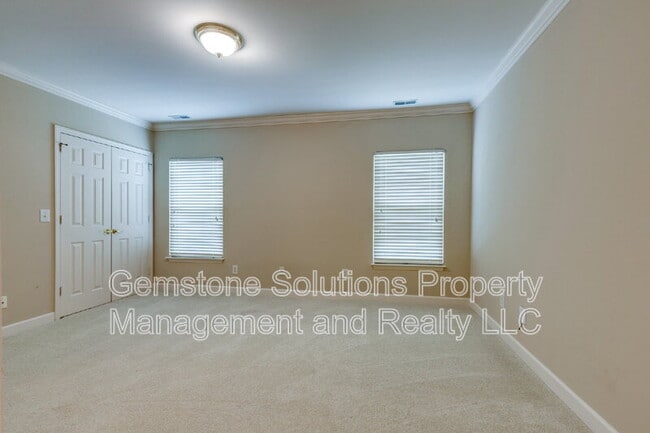 Building Photo - 1628 Brentwood Pointe