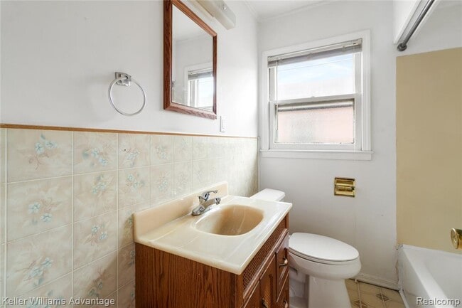 Building Photo - 5659 Lathers St