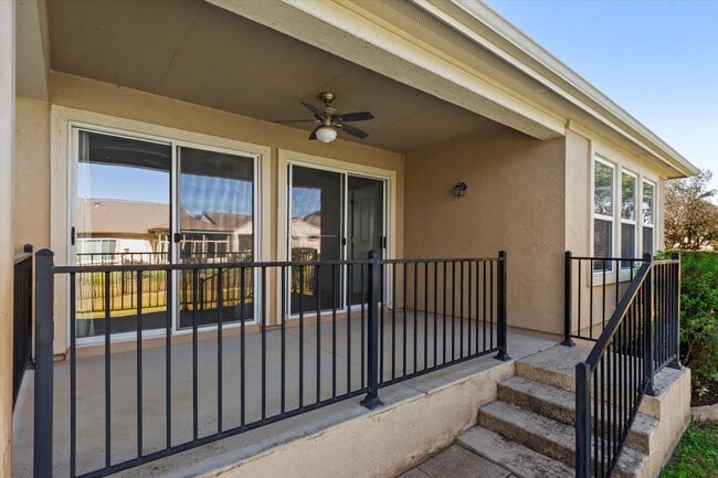 Building Photo - 325 Barrington Farm Ct