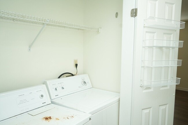 Building Photo - 111 Darien Terrace